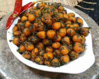 Menthi Aaku Badeela Koora Recipe - Besan Muthia Cooked With Methi Leaves