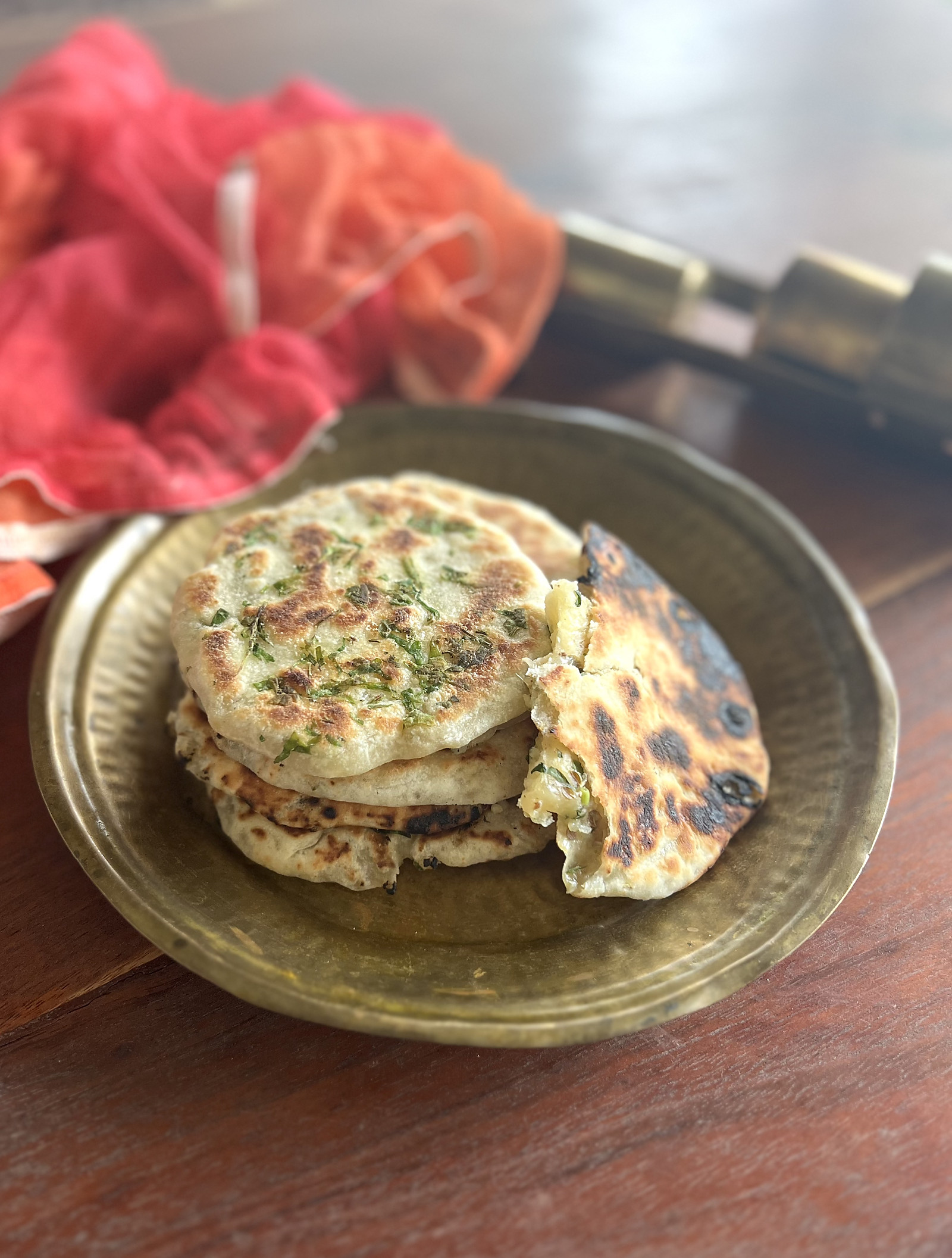 Homestyle Amritsari Onion Kulcha Recipe | Easy Tawa Kulcha Recipe 