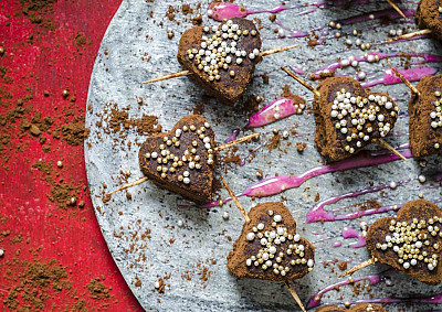 Valentine's Day Heart Cake Pops Homemade Recipe