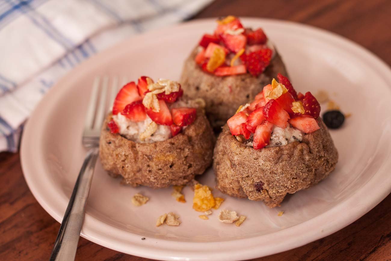 Muesli Oats Cupcake Filled with Yogurt and Strawberries Recipe 