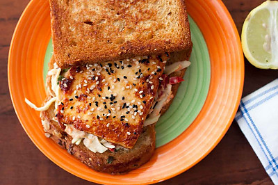 https://www.archanaskitchen.com/images/archanaskitchen/1-Author/sibyl_sunitha/Tofu__Veggie_Cole_Slaw_Sandwich_Recipe_400.jpg