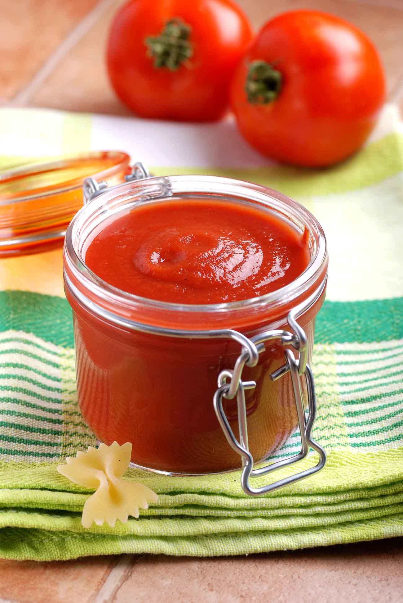 How To Make Homemade Tomato Puree Recipe Sauce By Archana s Kitchen