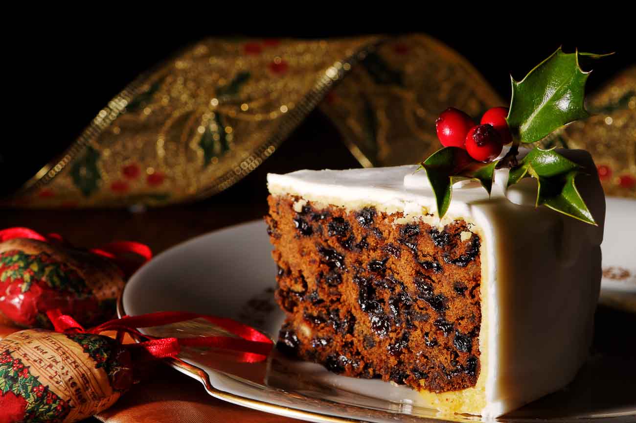 Eggless Traditional Christmas Cake Recipe-Vegan Options by Archana's Kitchen