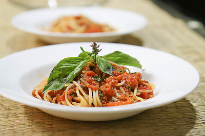 Spaghetti Pomodoro Recipe (Pasta in Tomato Basil Sauce) by Archana's Kitchen