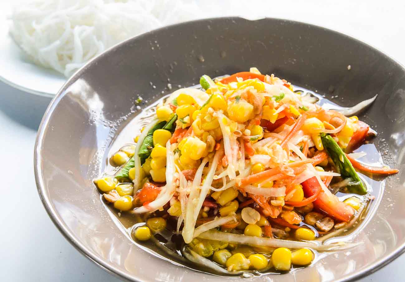 Thai Spicy Green Papaya Salad Recipe With Sweet Corn Som Tum Khao Pod