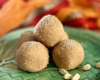 Churma Ladoo Recipe | No Fry Churma Ladoo Recipe | Churma na Ladva