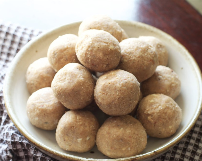 Whole Wheat Flour Gond Ke Ladoo Recipe - How to Make Gond Ladoo